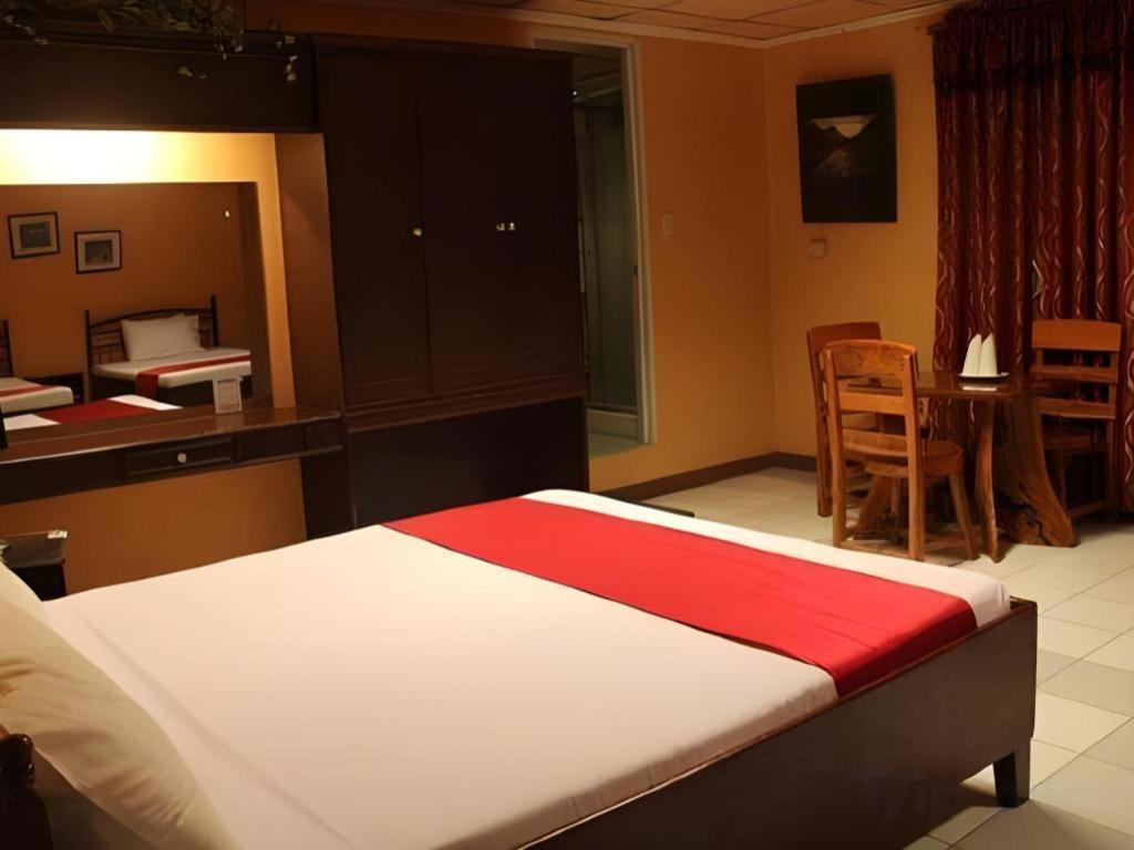 La Esperanza Hotel Kalibo Buitenkant foto