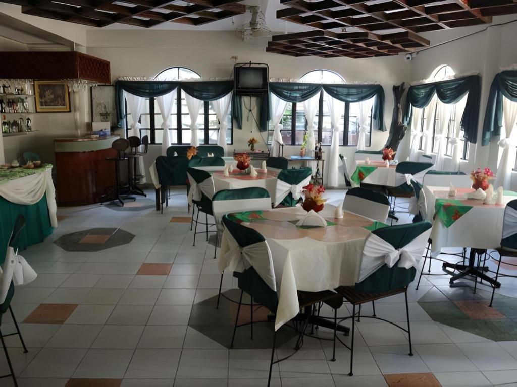 La Esperanza Hotel Kalibo Buitenkant foto