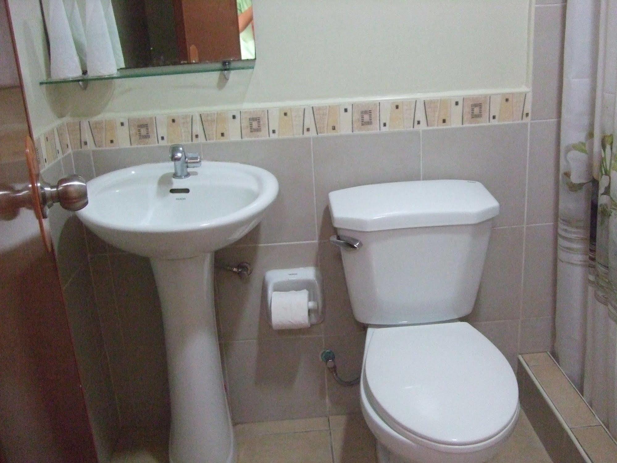 La Esperanza Hotel Kalibo Buitenkant foto